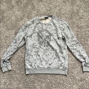 Zara Man sweater with skull design